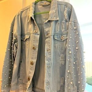 Light wash denim boyfriend jacket with white Pearl sleeves!  So cute!